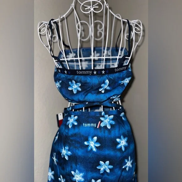 Vintage RARE Tommy Hilfiger Hawaiian Crop Top And Wrap Skirt Set